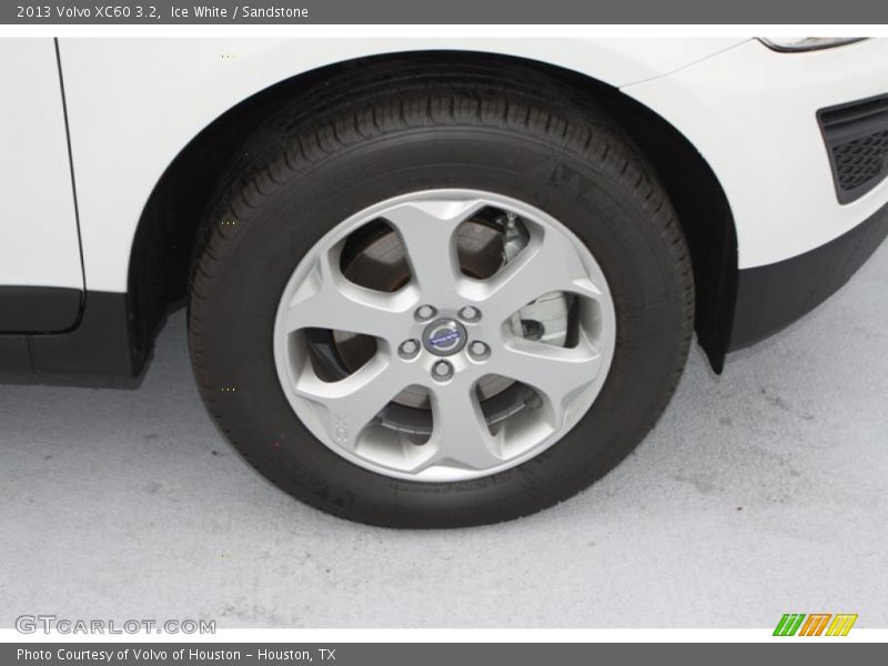 Ice White / Sandstone 2013 Volvo XC60 3.2