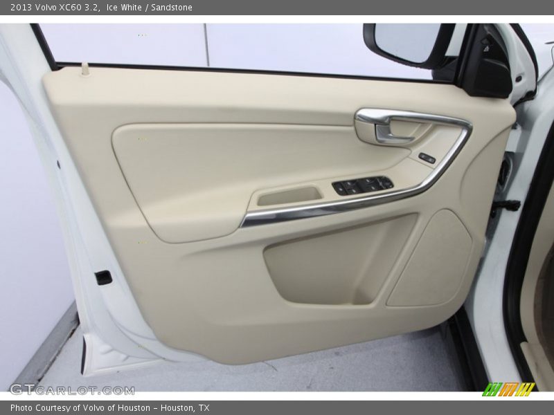 Ice White / Sandstone 2013 Volvo XC60 3.2