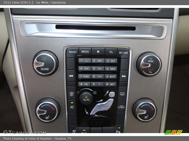 Ice White / Sandstone 2013 Volvo XC60 3.2
