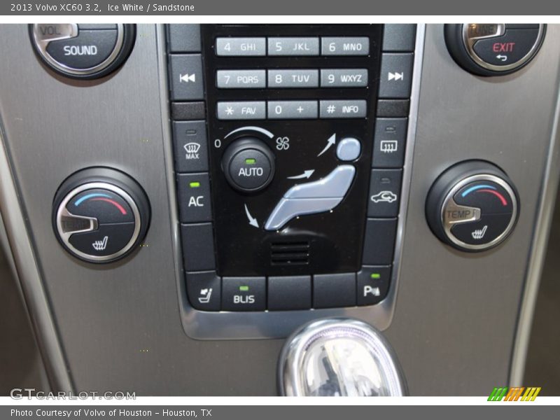 Ice White / Sandstone 2013 Volvo XC60 3.2