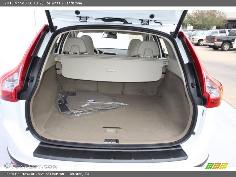 Ice White / Sandstone 2013 Volvo XC60 3.2