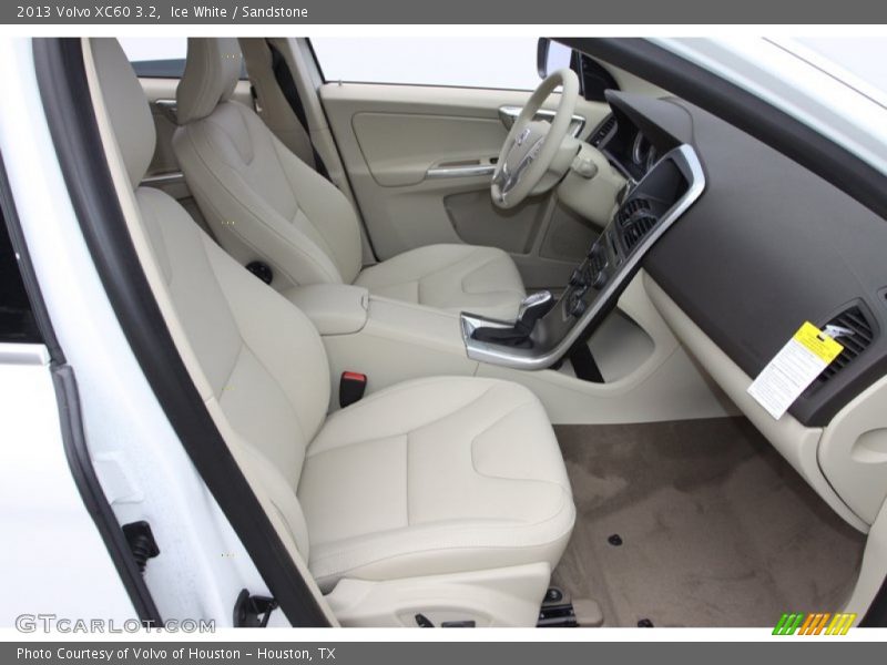 Ice White / Sandstone 2013 Volvo XC60 3.2