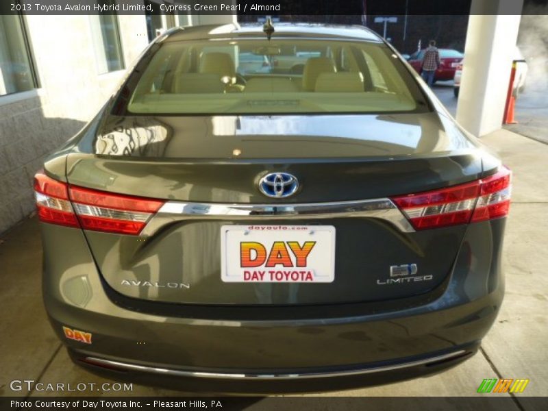 Cypress Green Pearl / Almond 2013 Toyota Avalon Hybrid Limited