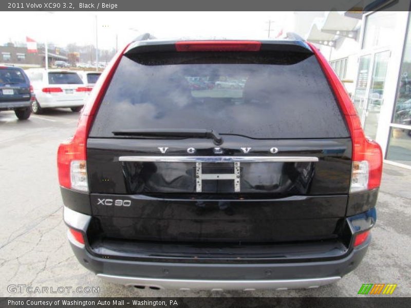 Black / Beige 2011 Volvo XC90 3.2