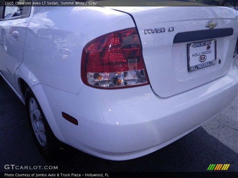 Summit White / Gray 2005 Chevrolet Aveo LT Sedan