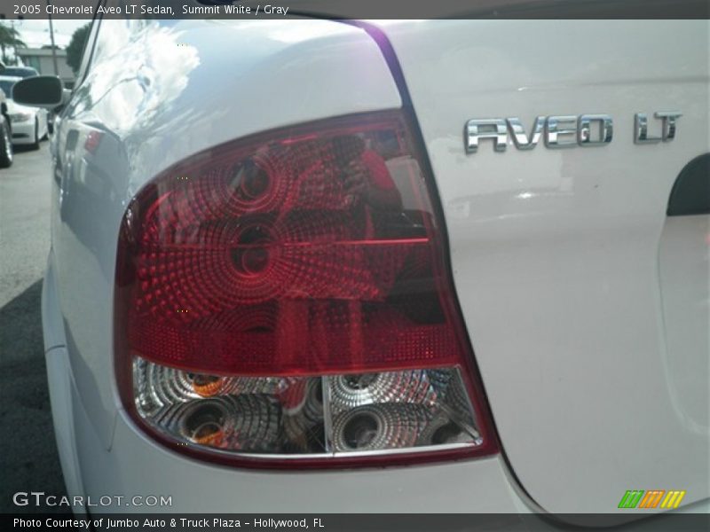 Summit White / Gray 2005 Chevrolet Aveo LT Sedan