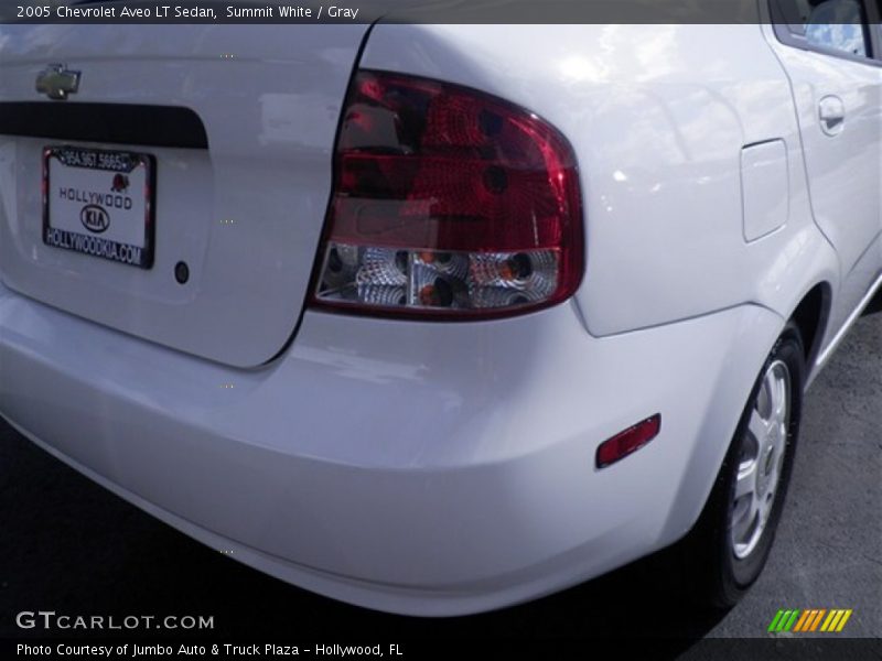 Summit White / Gray 2005 Chevrolet Aveo LT Sedan