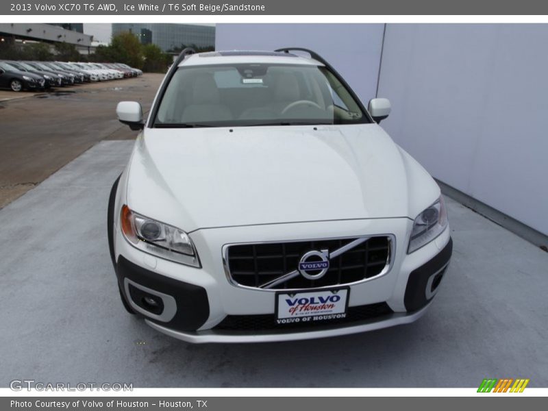 Ice White / T6 Soft Beige/Sandstone 2013 Volvo XC70 T6 AWD