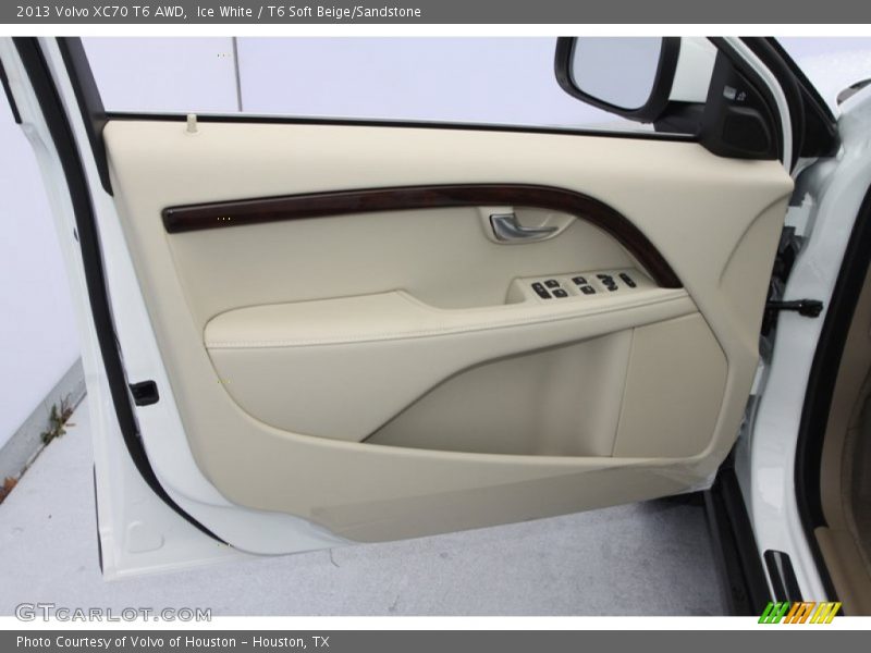 Door Panel of 2013 XC70 T6 AWD