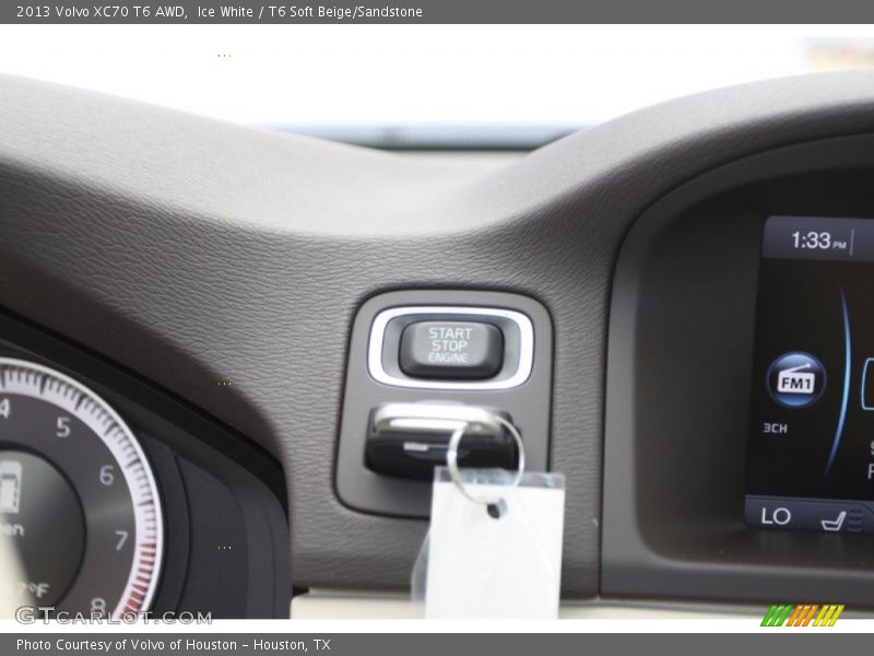 Ice White / T6 Soft Beige/Sandstone 2013 Volvo XC70 T6 AWD