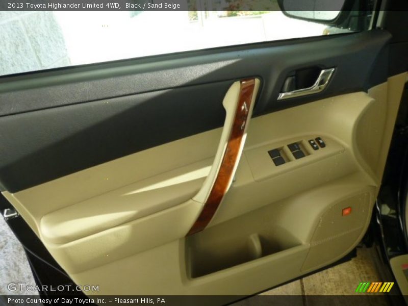 Black / Sand Beige 2013 Toyota Highlander Limited 4WD