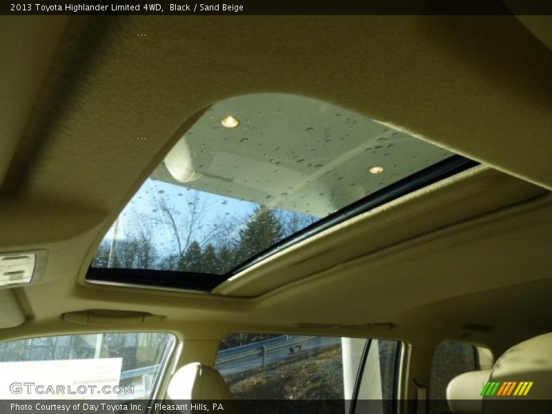 Black / Sand Beige 2013 Toyota Highlander Limited 4WD