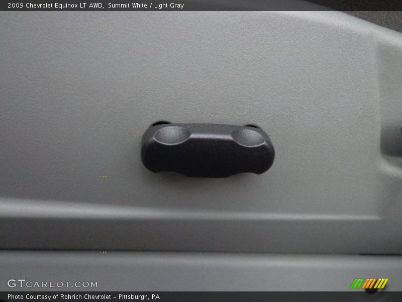 Summit White / Light Gray 2009 Chevrolet Equinox LT AWD