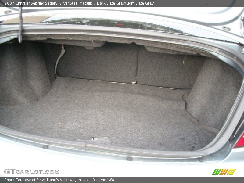  2007 Sebring Sedan Trunk