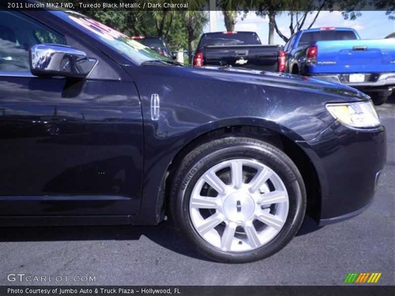 Tuxedo Black Metallic / Dark Charcoal 2011 Lincoln MKZ FWD