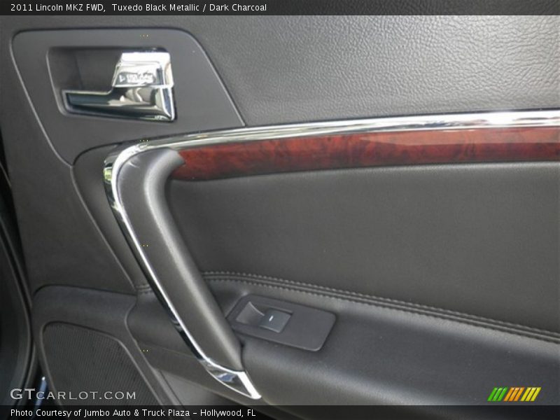 Tuxedo Black Metallic / Dark Charcoal 2011 Lincoln MKZ FWD