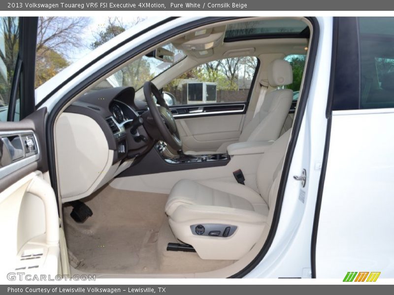 Pure White / Cornsilk Beige 2013 Volkswagen Touareg VR6 FSI Executive 4XMotion