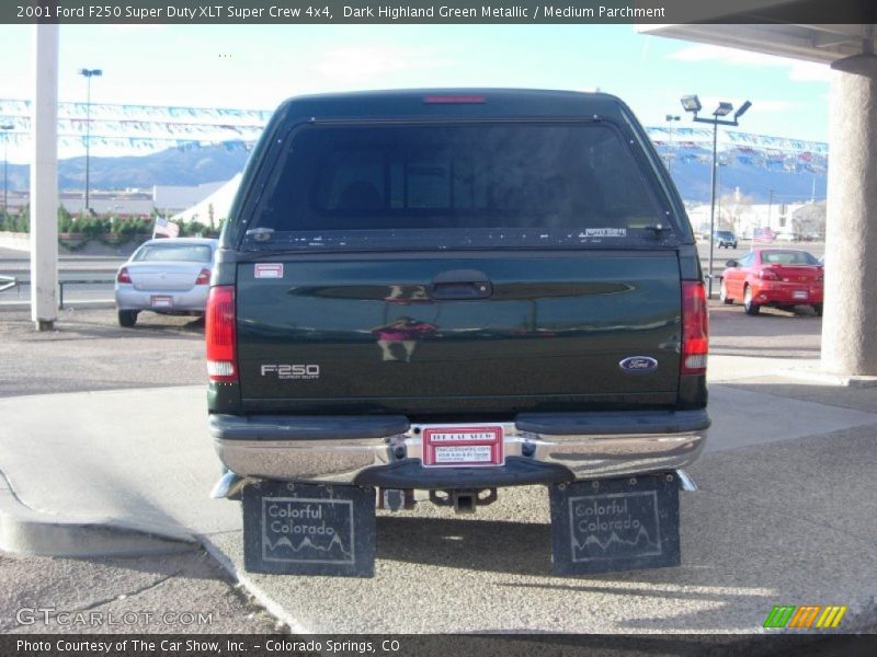 Dark Highland Green Metallic / Medium Parchment 2001 Ford F250 Super Duty XLT Super Crew 4x4