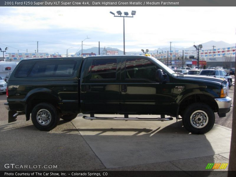 Dark Highland Green Metallic / Medium Parchment 2001 Ford F250 Super Duty XLT Super Crew 4x4