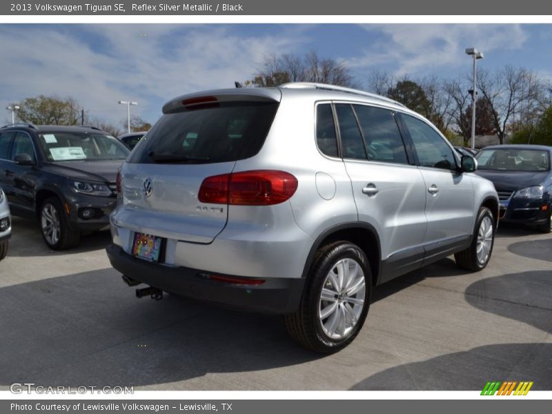 Reflex Silver Metallic / Black 2013 Volkswagen Tiguan SE