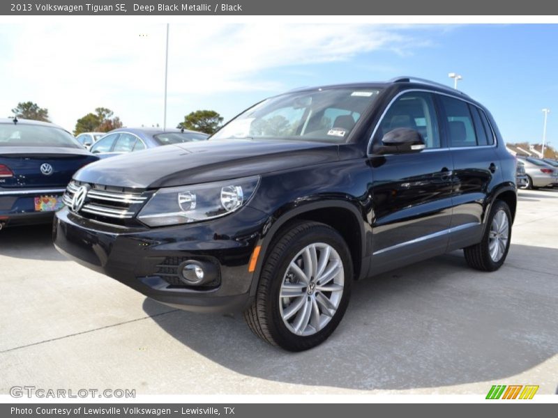 Deep Black Metallic / Black 2013 Volkswagen Tiguan SE