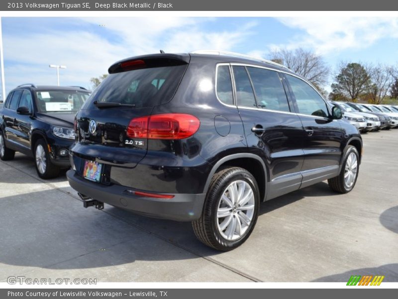 Deep Black Metallic / Black 2013 Volkswagen Tiguan SE