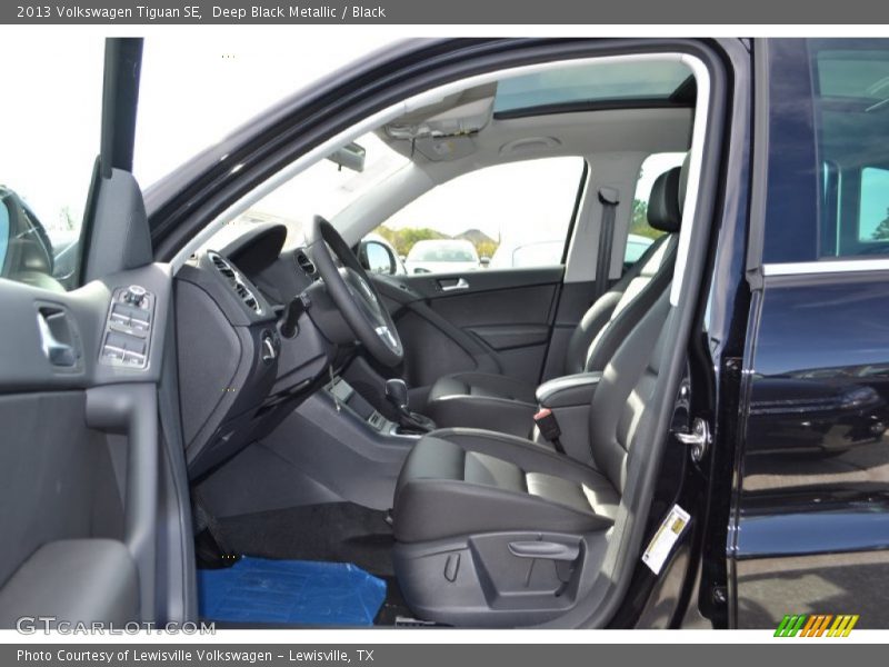 Deep Black Metallic / Black 2013 Volkswagen Tiguan SE