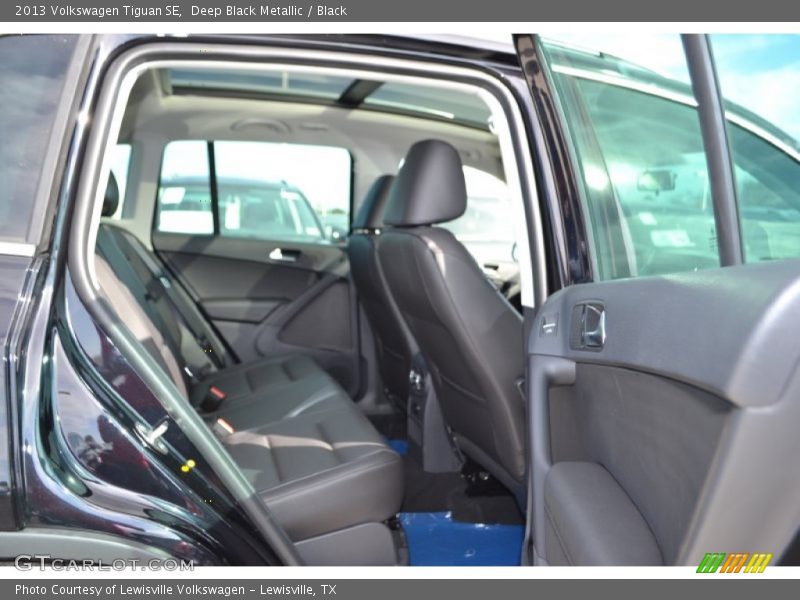 Deep Black Metallic / Black 2013 Volkswagen Tiguan SE