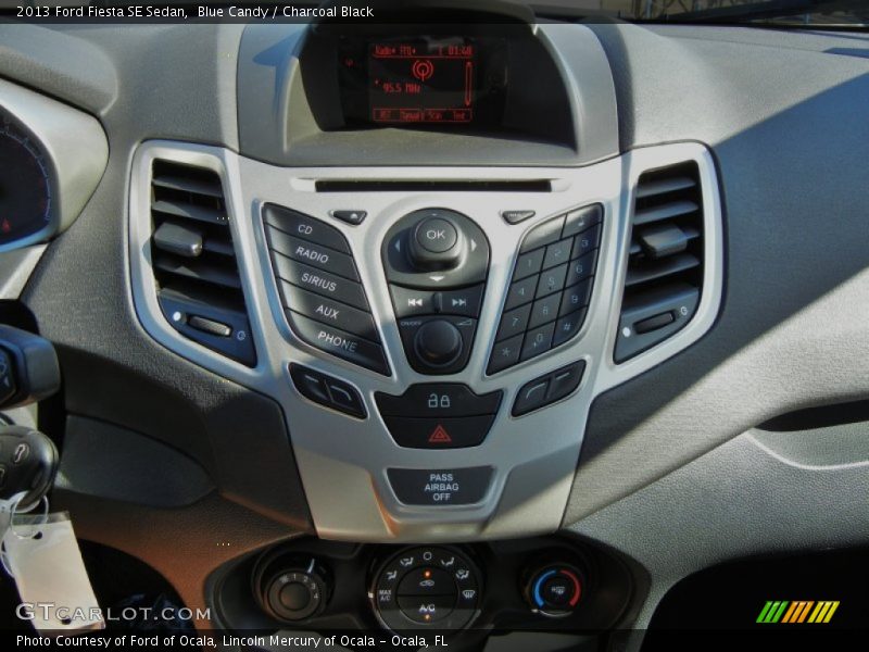 Blue Candy / Charcoal Black 2013 Ford Fiesta SE Sedan