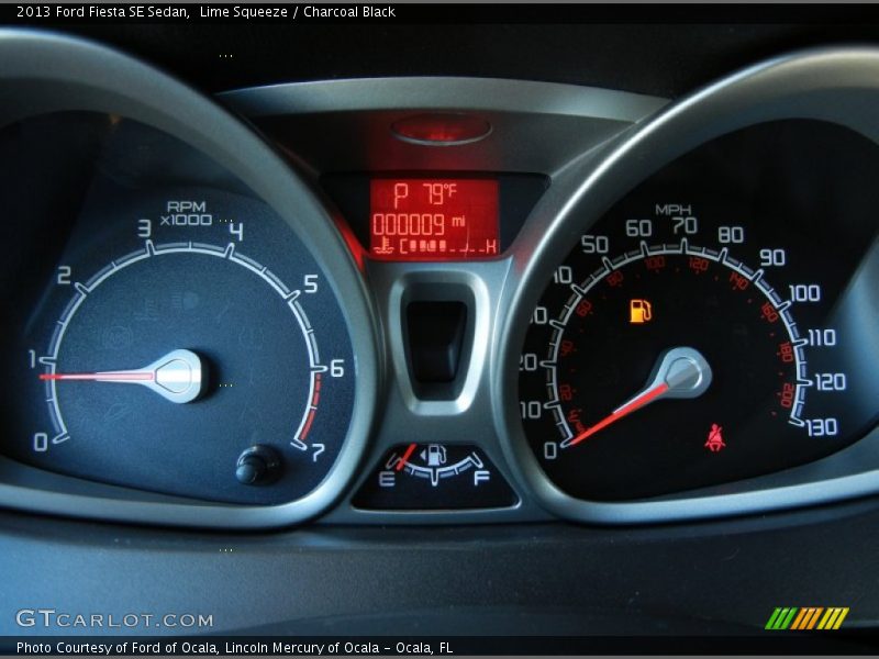 Lime Squeeze / Charcoal Black 2013 Ford Fiesta SE Sedan