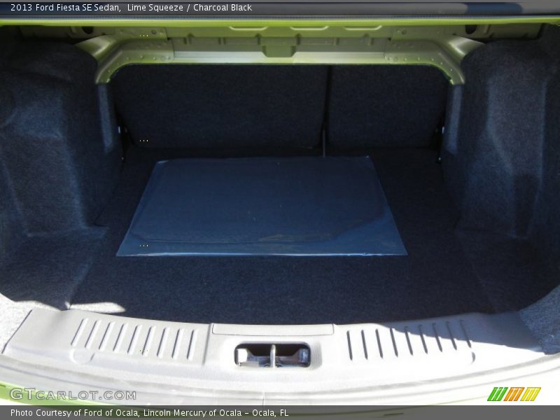 Lime Squeeze / Charcoal Black 2013 Ford Fiesta SE Sedan