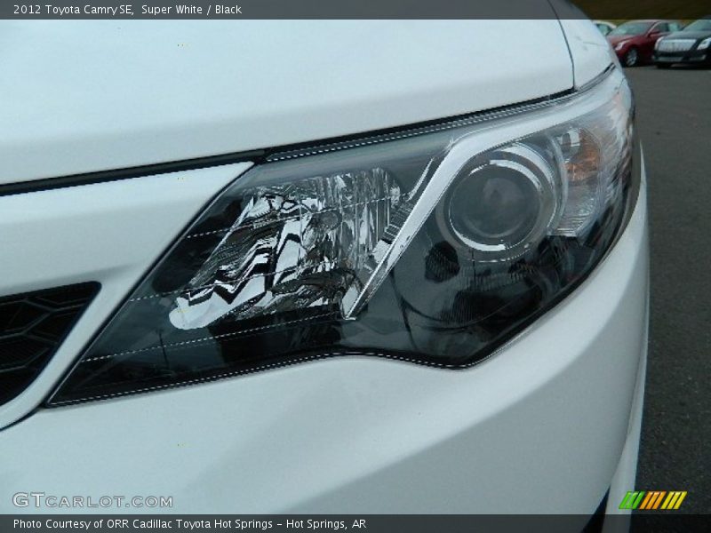 Super White / Black 2012 Toyota Camry SE