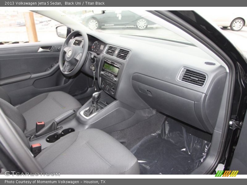 Black Uni / Titan Black 2013 Volkswagen Jetta S Sedan