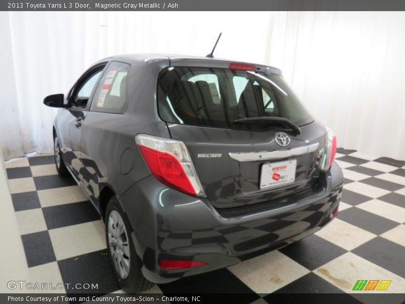 Magnetic Gray Metallic / Ash 2013 Toyota Yaris L 3 Door