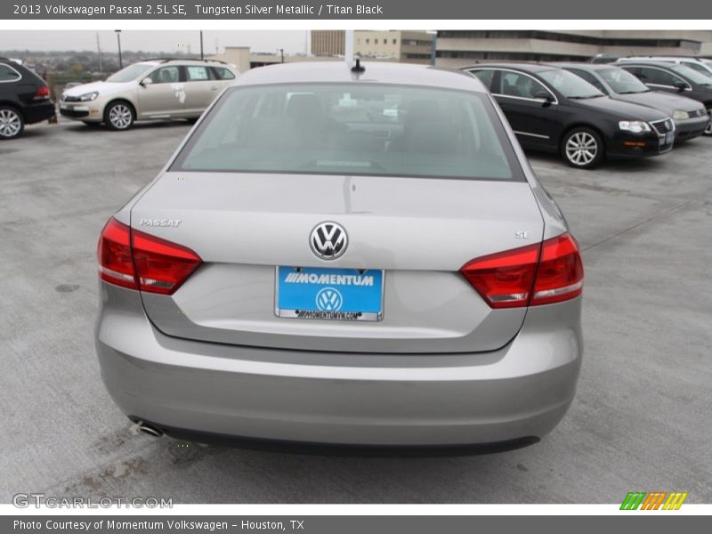 Tungsten Silver Metallic / Titan Black 2013 Volkswagen Passat 2.5L SE