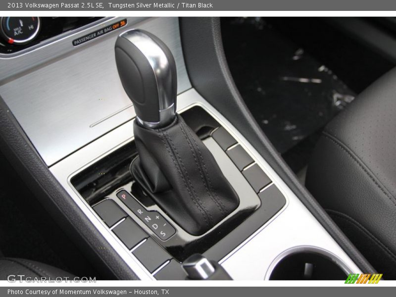 Tungsten Silver Metallic / Titan Black 2013 Volkswagen Passat 2.5L SE