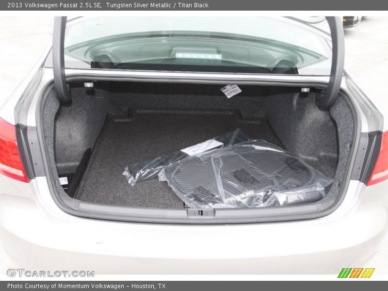 Tungsten Silver Metallic / Titan Black 2013 Volkswagen Passat 2.5L SE