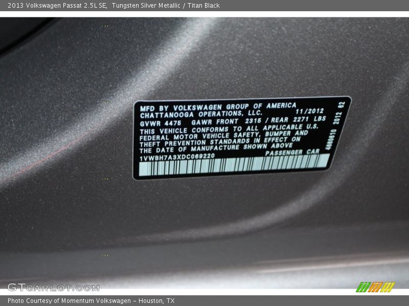 Tungsten Silver Metallic / Titan Black 2013 Volkswagen Passat 2.5L SE