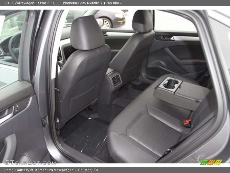 Platinum Gray Metallic / Titan Black 2013 Volkswagen Passat 2.5L SE