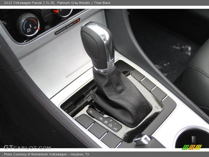 Platinum Gray Metallic / Titan Black 2013 Volkswagen Passat 2.5L SE