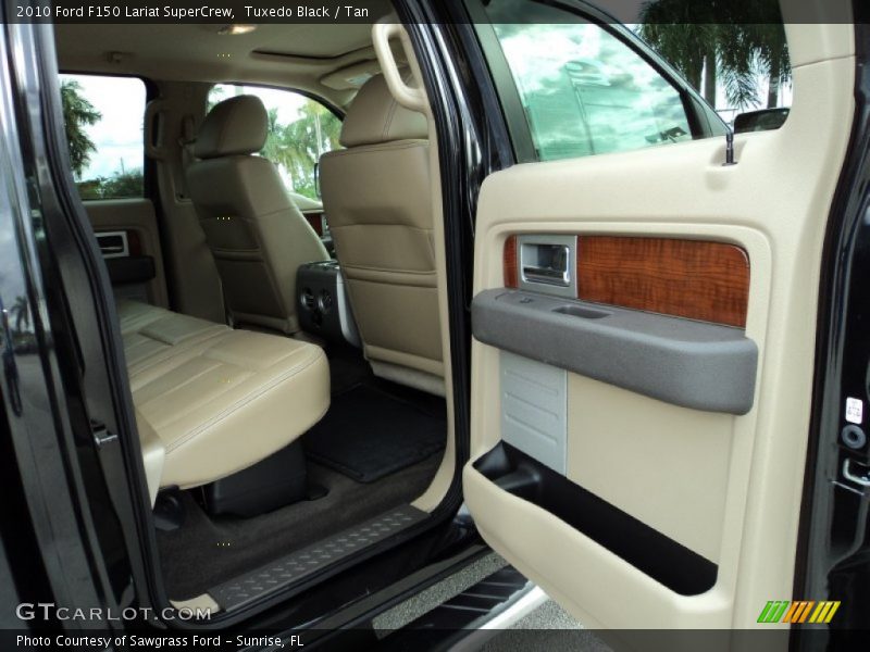 Tuxedo Black / Tan 2010 Ford F150 Lariat SuperCrew