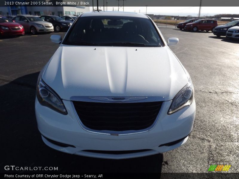 Bright White / Black 2013 Chrysler 200 S Sedan