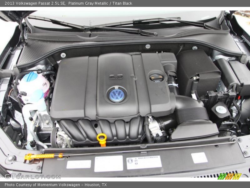 Platinum Gray Metallic / Titan Black 2013 Volkswagen Passat 2.5L SE