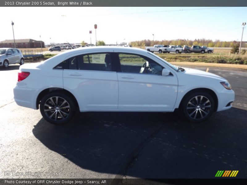 Bright White / Black 2013 Chrysler 200 S Sedan