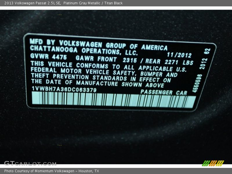Platinum Gray Metallic / Titan Black 2013 Volkswagen Passat 2.5L SE