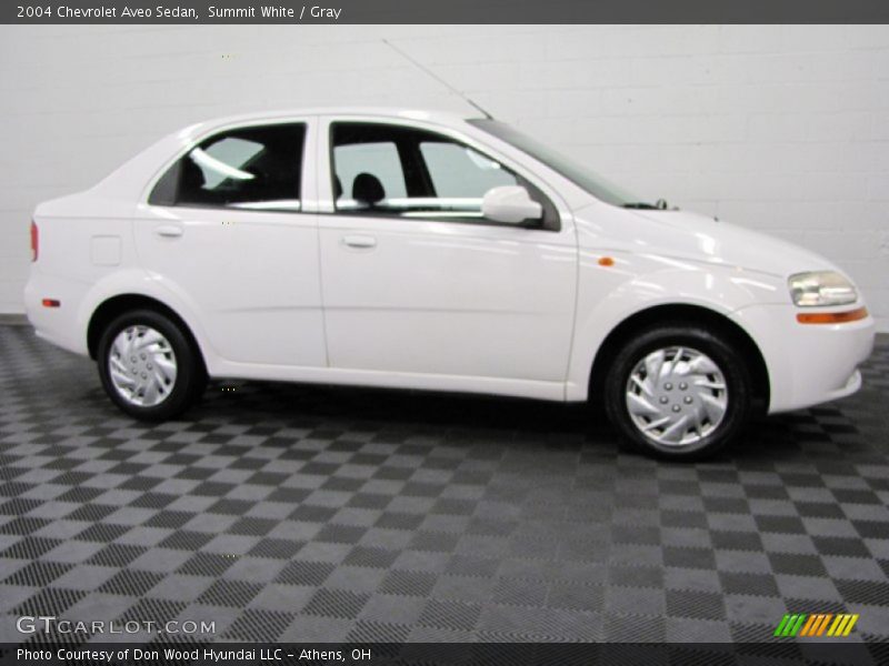 Summit White / Gray 2004 Chevrolet Aveo Sedan