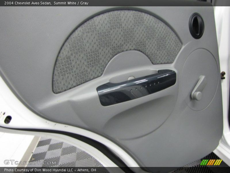 Summit White / Gray 2004 Chevrolet Aveo Sedan