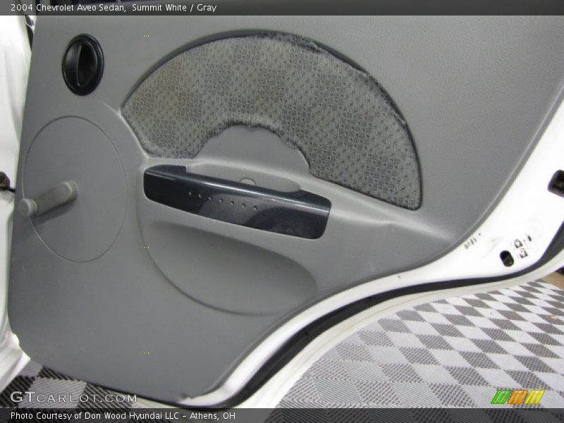 Summit White / Gray 2004 Chevrolet Aveo Sedan