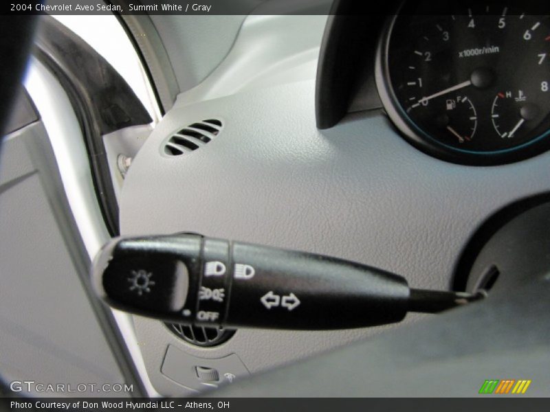 Summit White / Gray 2004 Chevrolet Aveo Sedan