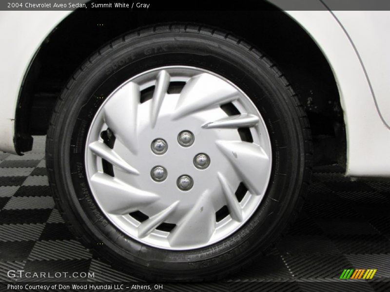 Summit White / Gray 2004 Chevrolet Aveo Sedan